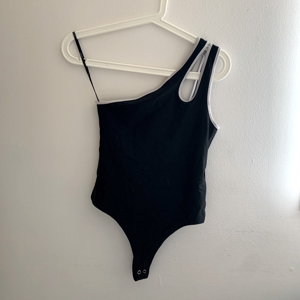 One-shoulder Bodysuit